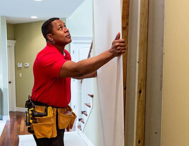 Benefits of Repairing Broken or Cracked Drywall
